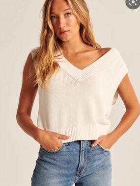 Abercrombie & Fitch White Knit V-Neck Sweater Vest Tanks size XXS